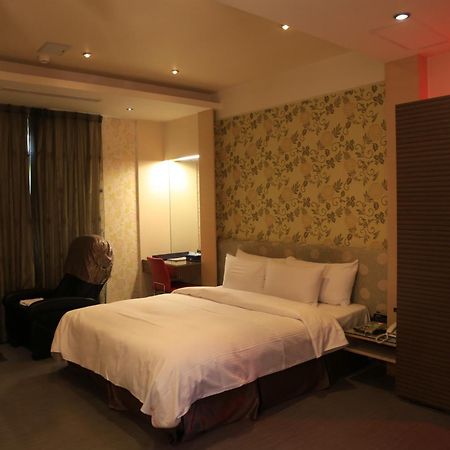 Go Shine Motel Pingtung Kültér fotó