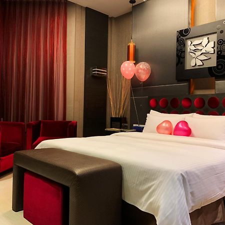 Go Shine Motel Pingtung Kültér fotó
