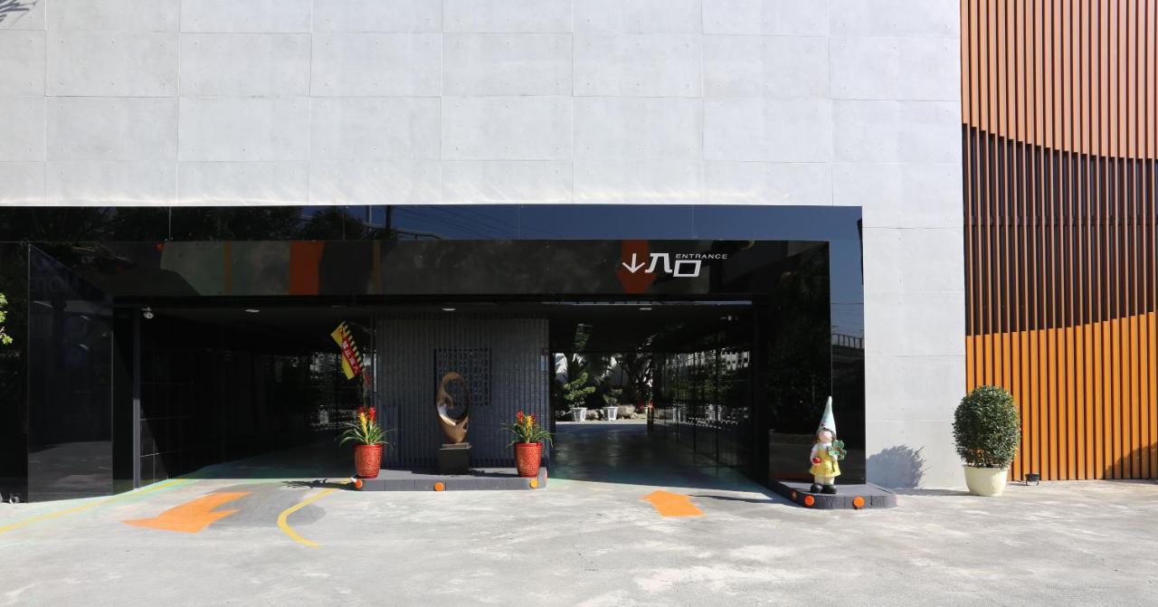 Go Shine Motel Pingtung Kültér fotó