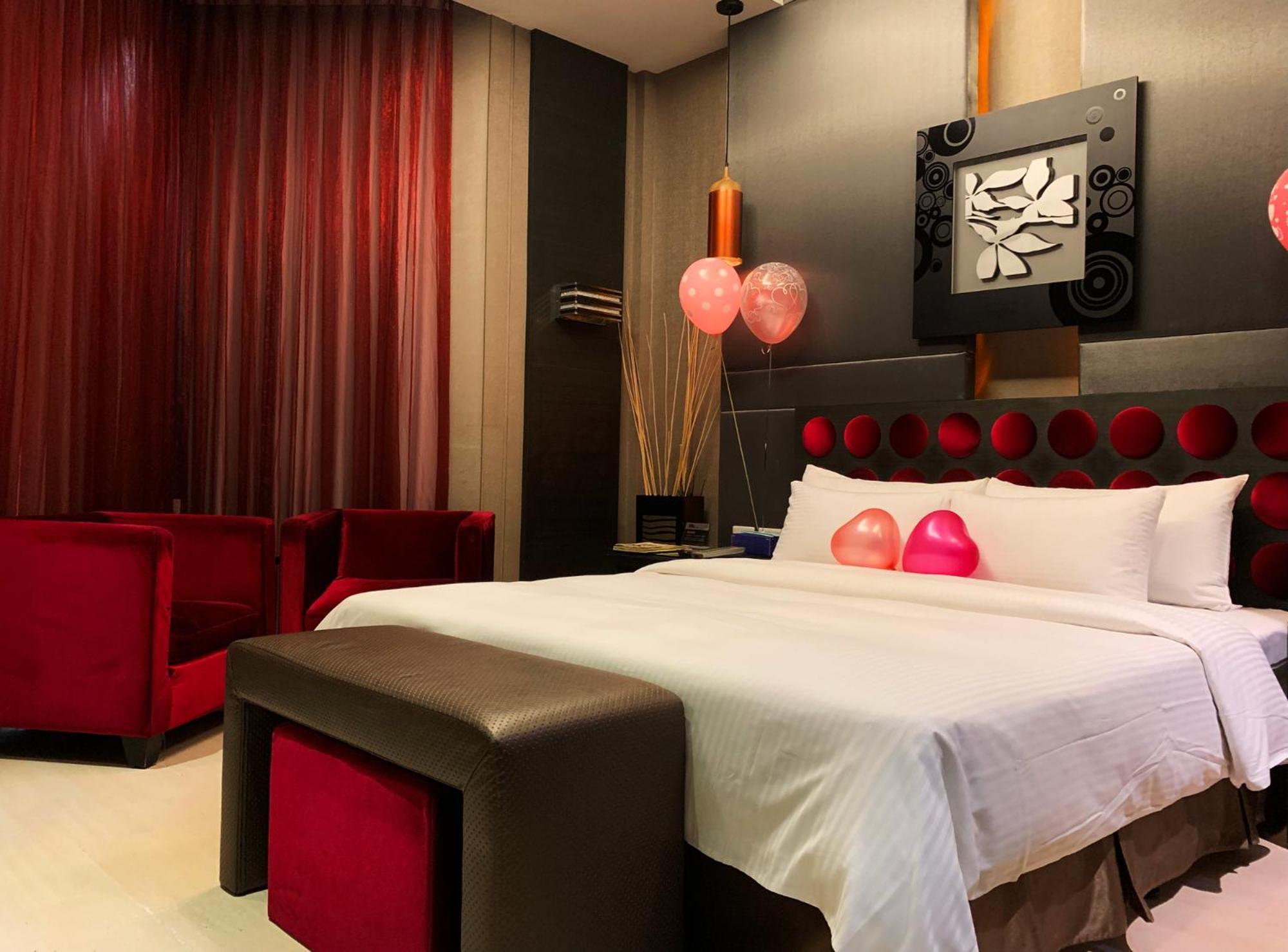 Go Shine Motel Pingtung Kültér fotó