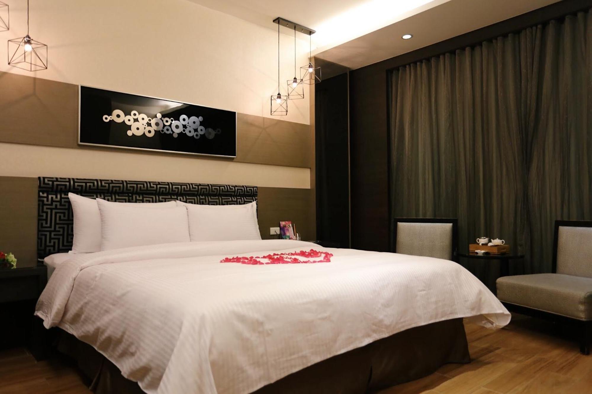 Go Shine Motel Pingtung Kültér fotó