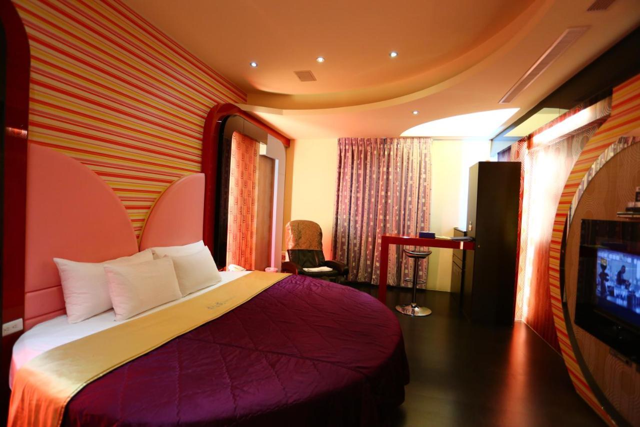 Go Shine Motel Pingtung Kültér fotó