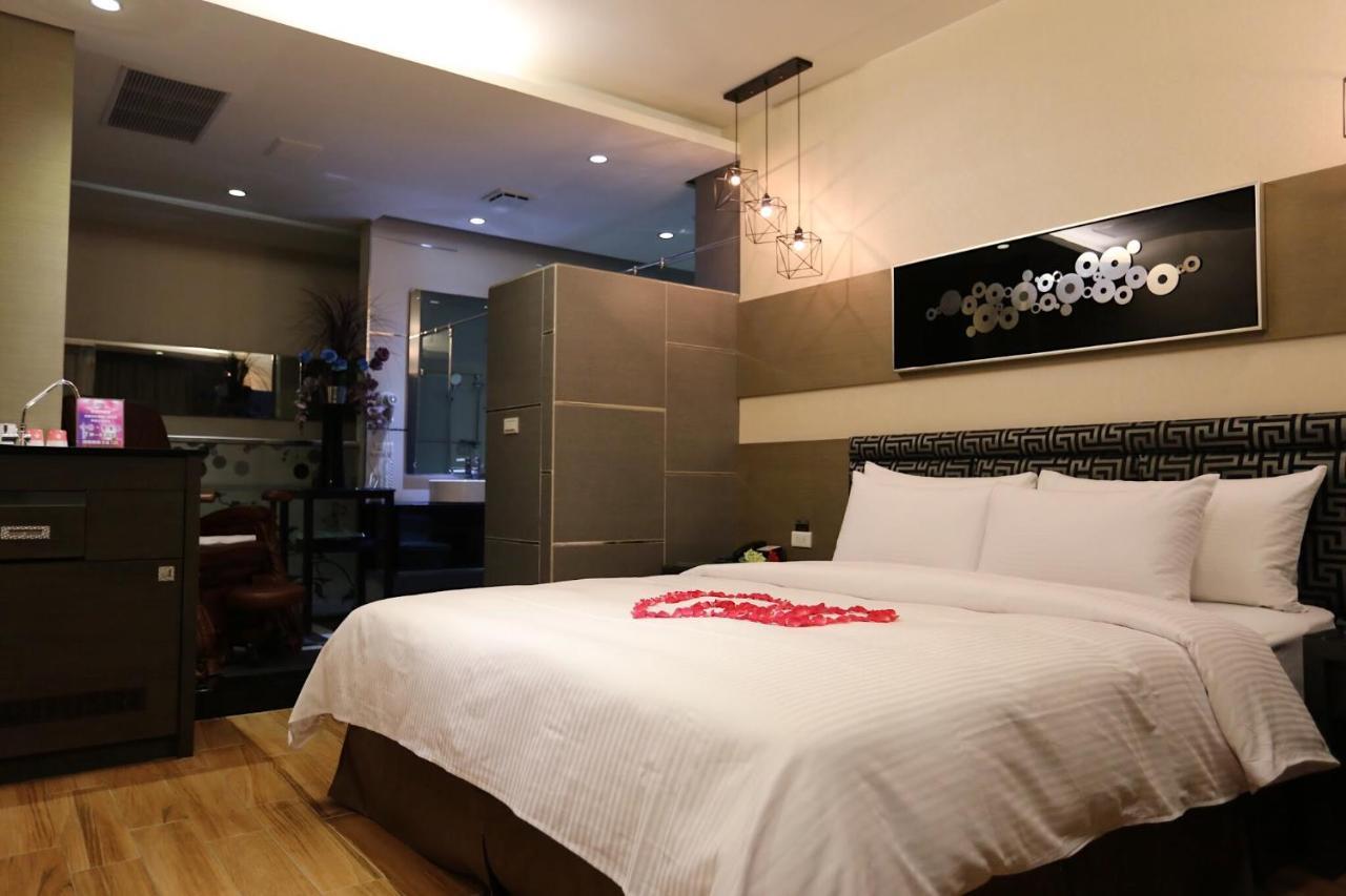 Go Shine Motel Pingtung Kültér fotó