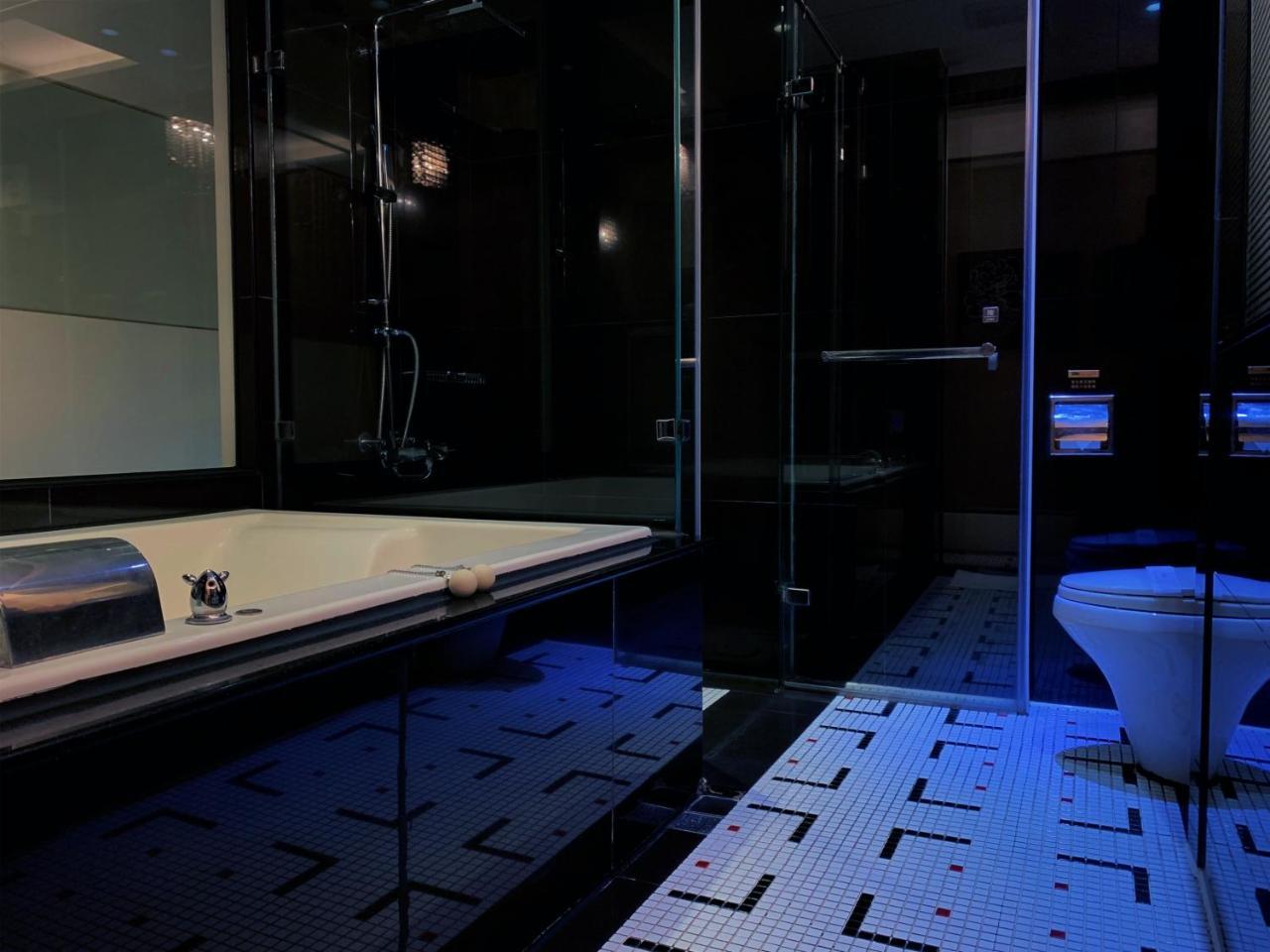 Go Shine Motel Pingtung Kültér fotó
